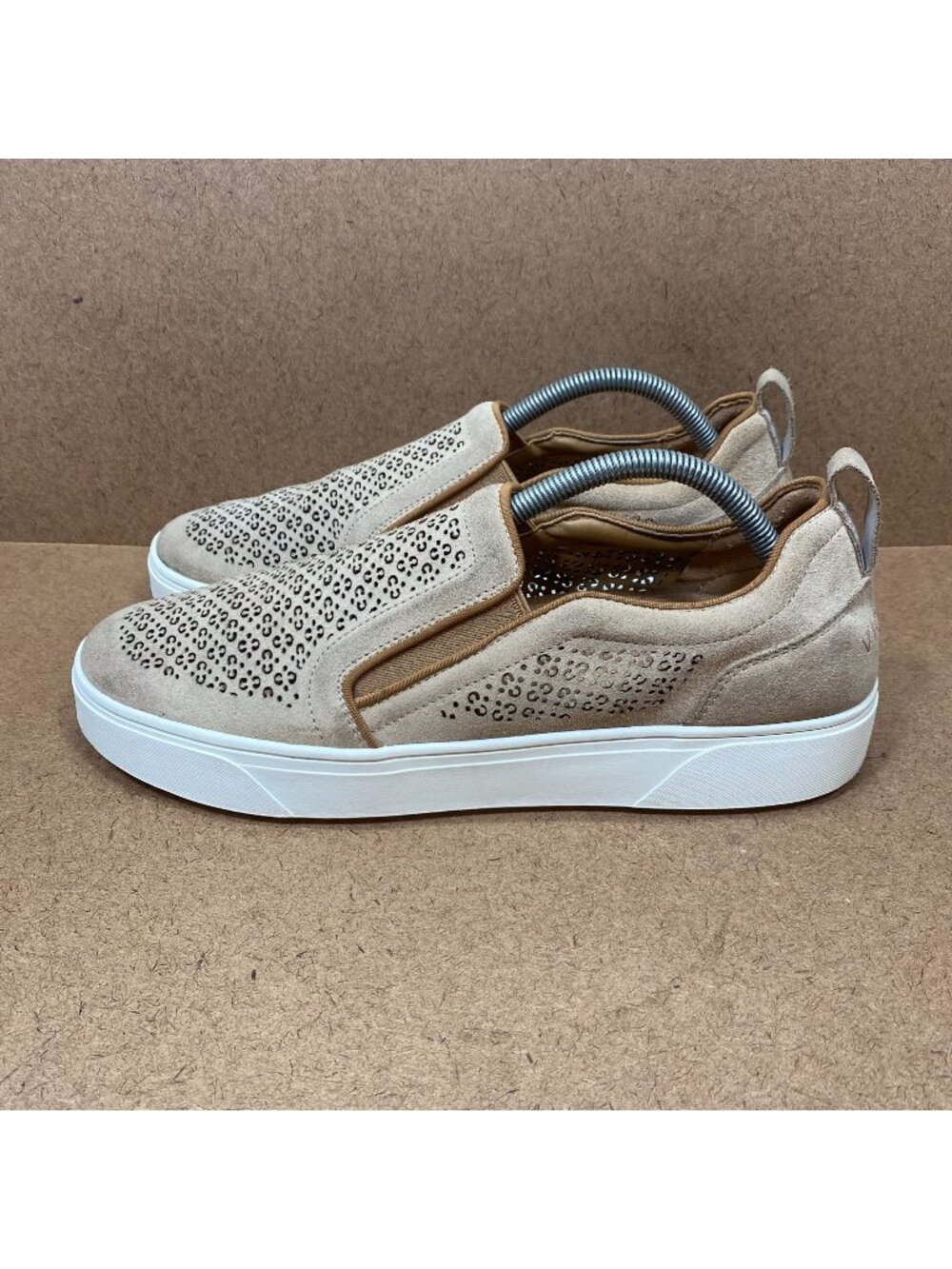 Vionic Kimmie Perf Slip-On Perforated Sneakers Women’s SZ 11 Beige Suede Casual